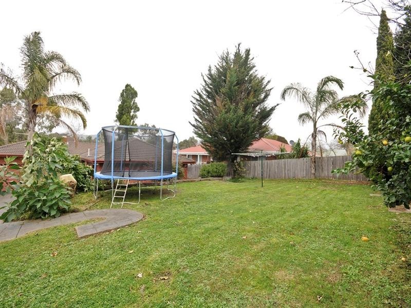 138 LAKEVIEW Drive, Lilydale VIC 3140