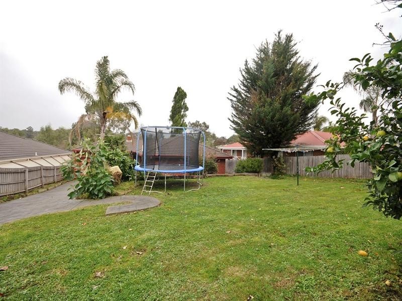 138 LAKEVIEW Drive, Lilydale VIC 3140