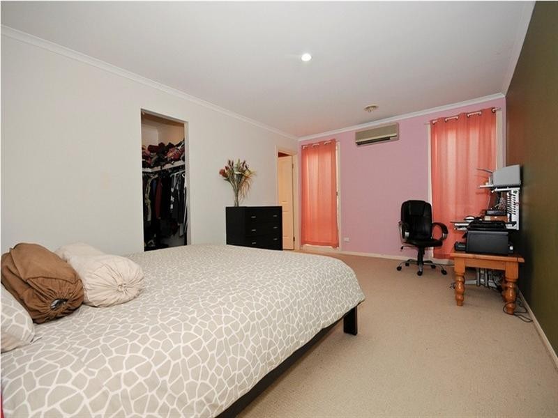 8 Paula Way, Chirnside Park VIC 3116