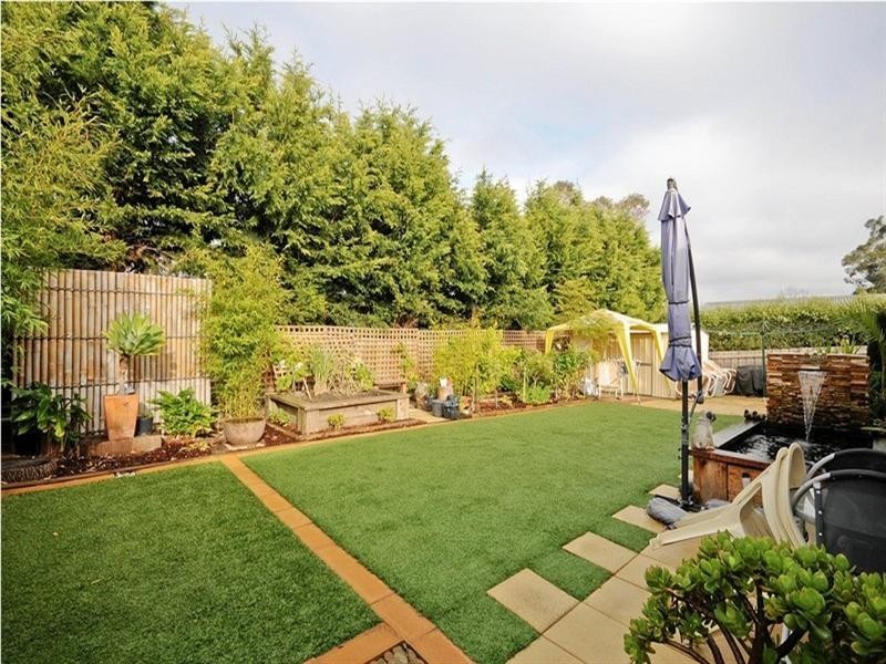 8 Paula Way, Chirnside Park VIC 3116