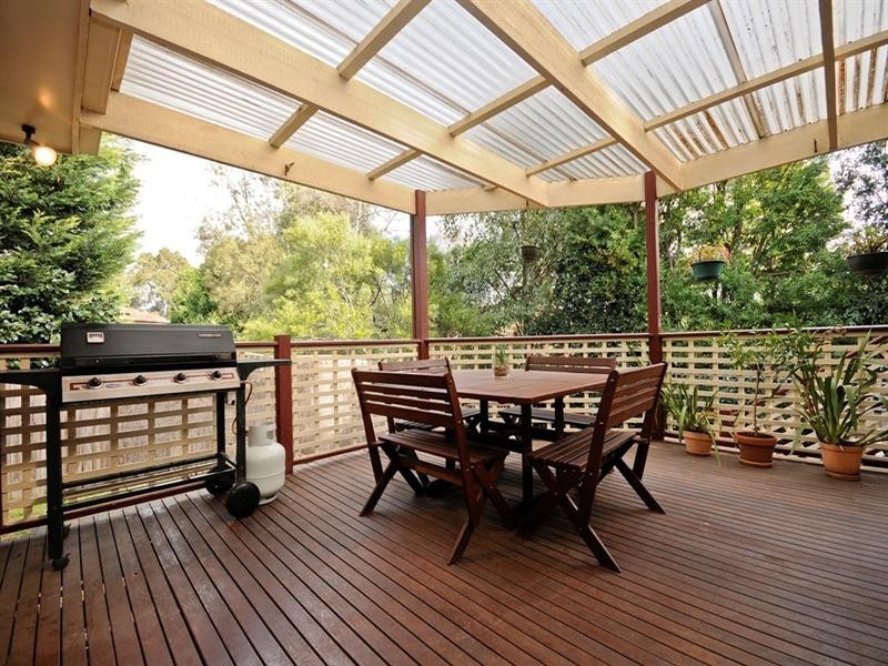 35 ESKDALE Drive, Croydon Hills VIC 3136