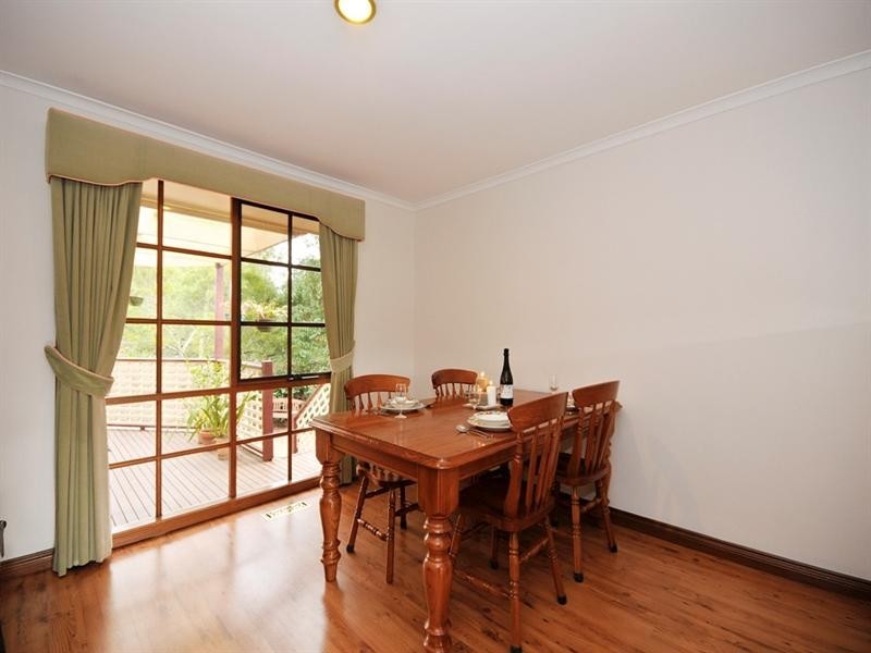 35 ESKDALE Drive, Croydon Hills VIC 3136