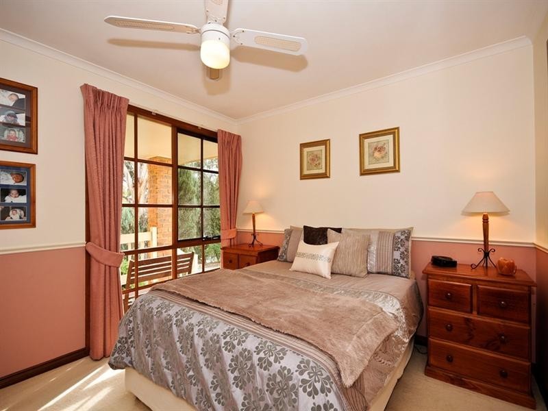 35 ESKDALE Drive, Croydon Hills VIC 3136