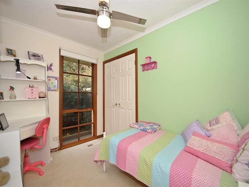 35 ESKDALE Drive, Croydon Hills VIC 3136