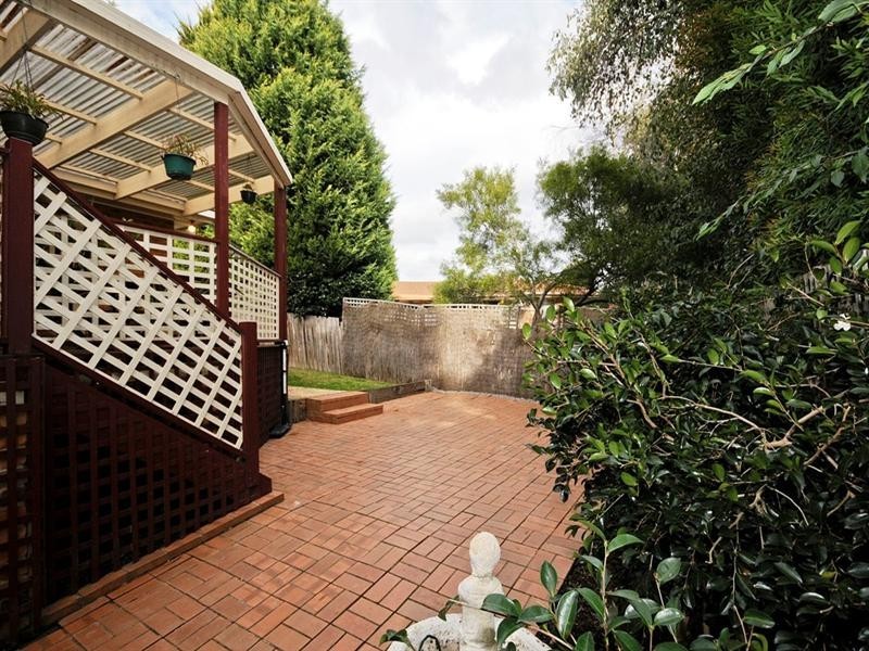 35 ESKDALE Drive, Croydon Hills VIC 3136
