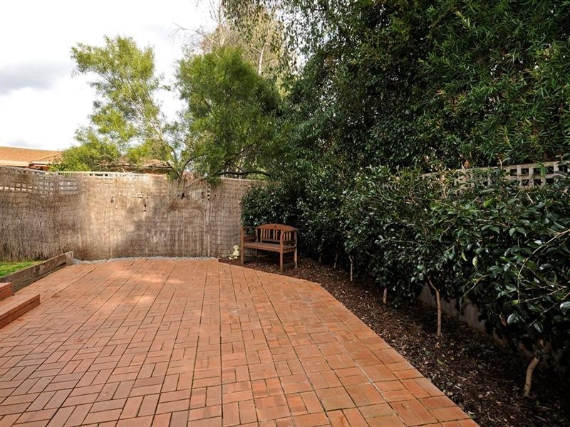 35 ESKDALE Drive, Croydon Hills VIC 3136