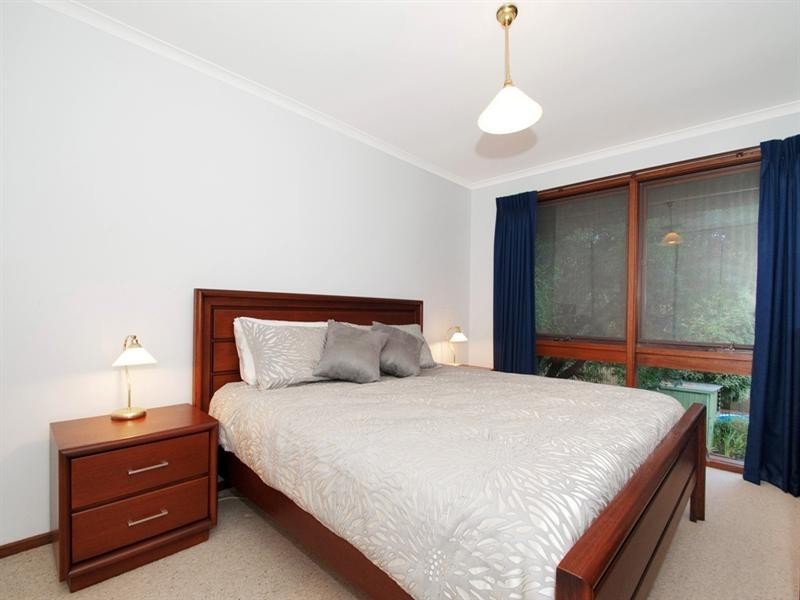 70 NEUPARTH Road, Croydon North VIC 3136