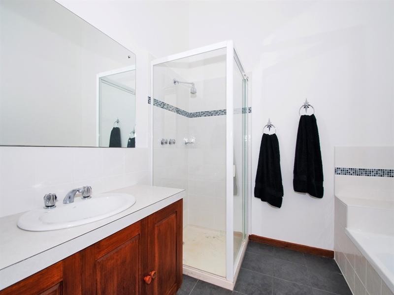 70 NEUPARTH Road, Croydon North VIC 3136