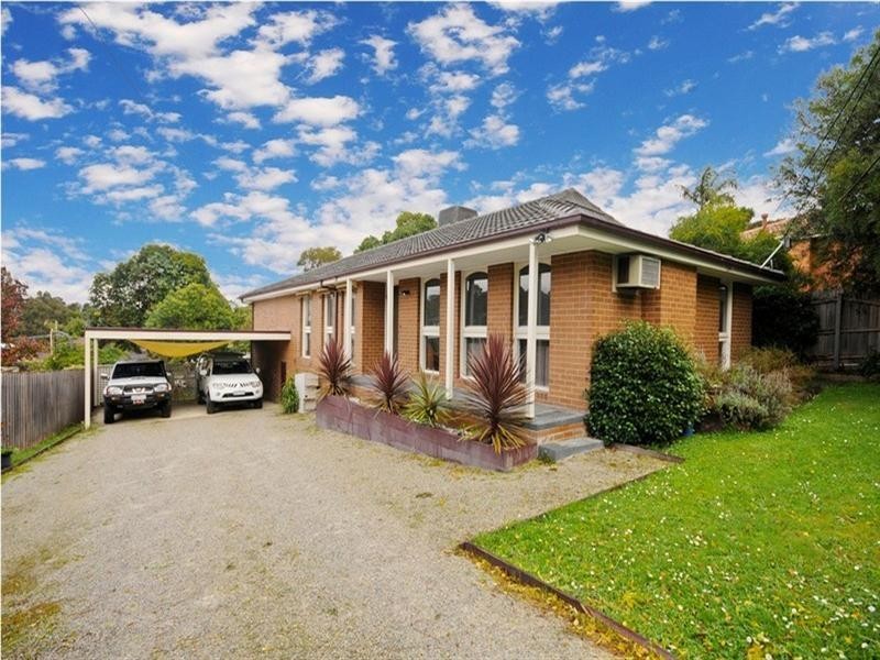 6 Alawara Drive, Mooroolbark VIC 3138