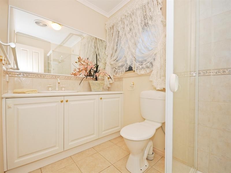 35 CLEARWATER Drive, Lilydale VIC 3140