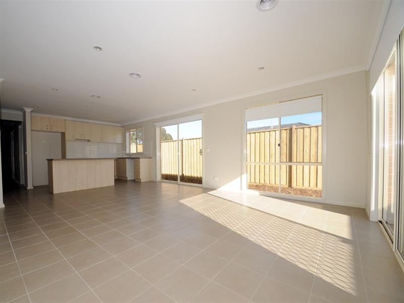 9 Cranbrook Circuit, Officer VIC 3809