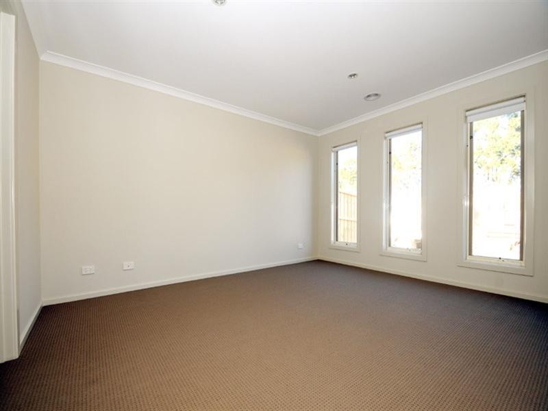 9 Cranbrook Circuit, Officer VIC 3809