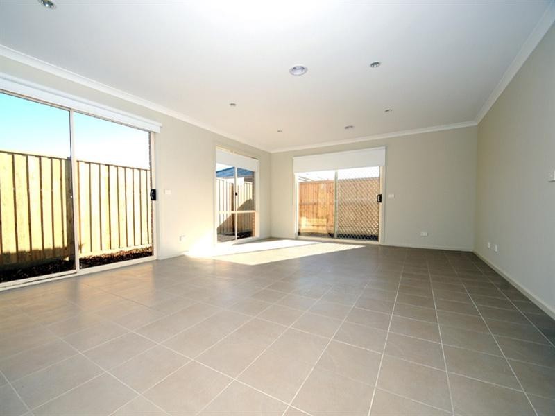 9 Cranbrook Circuit, Officer VIC 3809