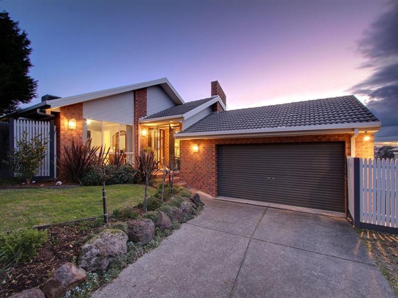 3 BENJAMIN Chase, Mooroolbark VIC 3138