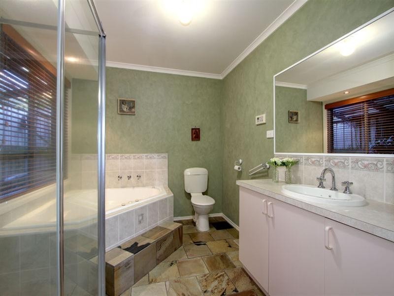 3 BENJAMIN Chase, Mooroolbark VIC 3138