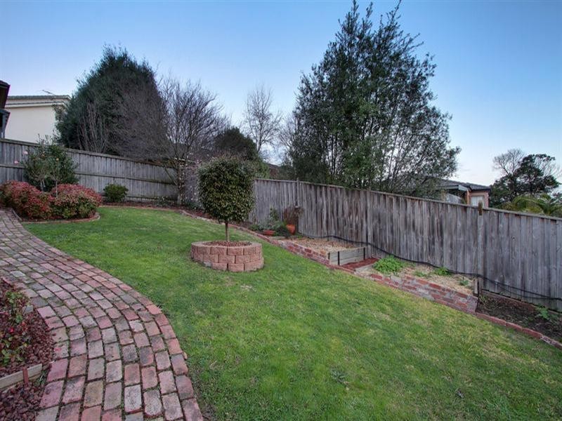 3 BENJAMIN Chase, Mooroolbark VIC 3138