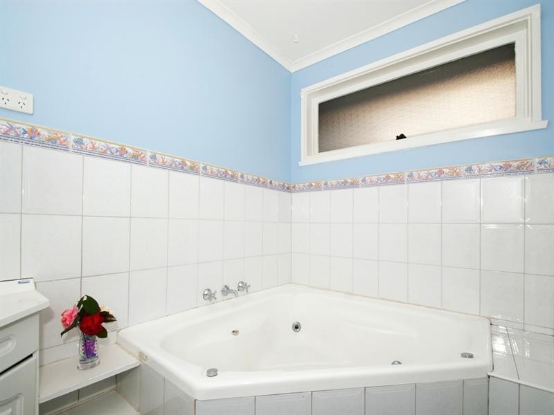 39 TERRIGAL Crescent, Kilsyth VIC 3137