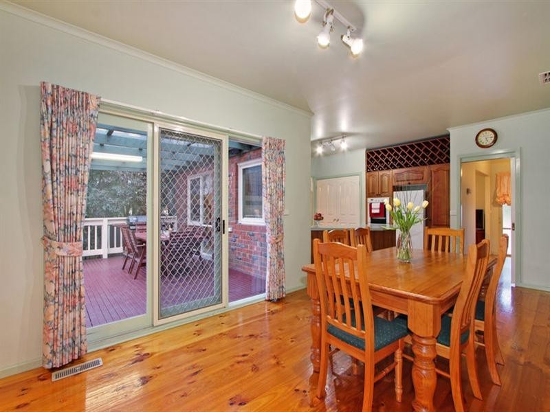 4 ALBURY Court, Croydon North VIC 3136