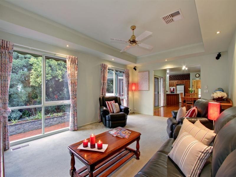 4 ALBURY Court, Croydon North VIC 3136
