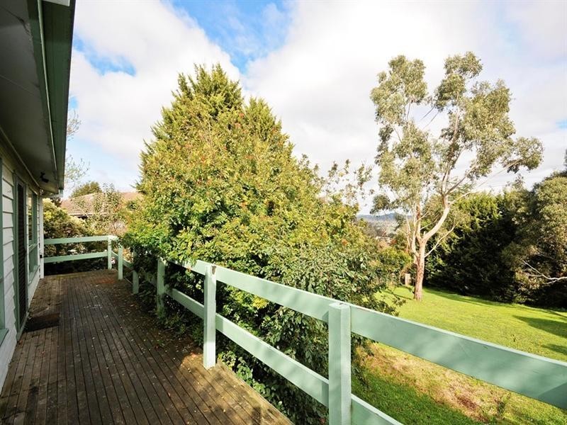 81 MEADOWGATE Drive, Chirnside Park VIC 3116