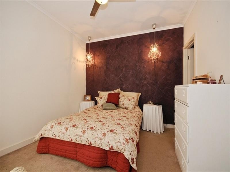 3/4 Lincoln Road, Croydon VIC 3136