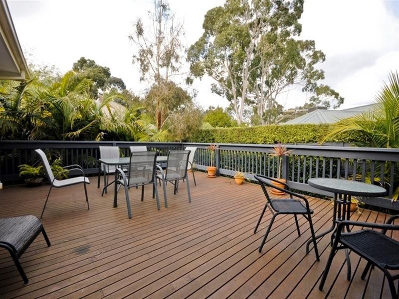 3/4 Lincoln Road, Croydon VIC 3136