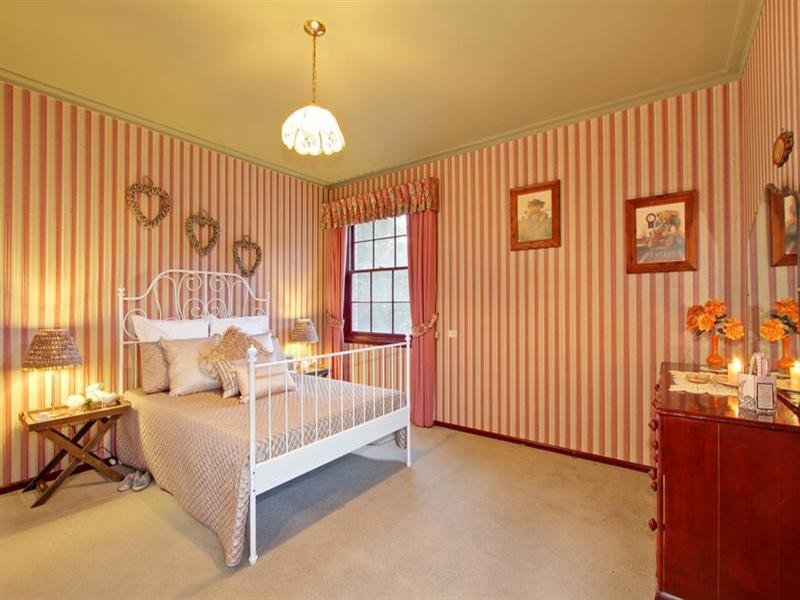 1 KIRRA Court, Croydon VIC 3136