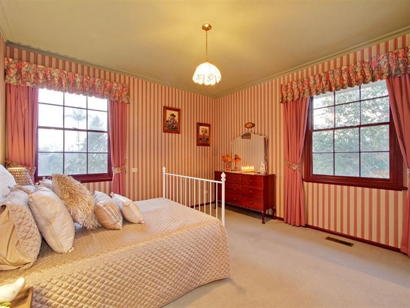 1 KIRRA Court, Croydon VIC 3136