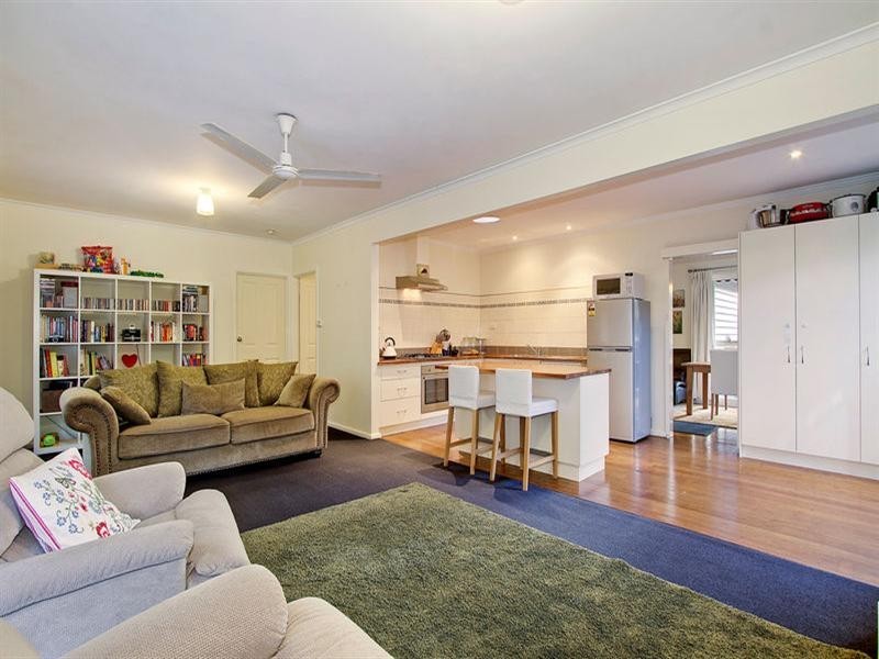 52 KINCUMBER Drive, Croydon VIC 3136