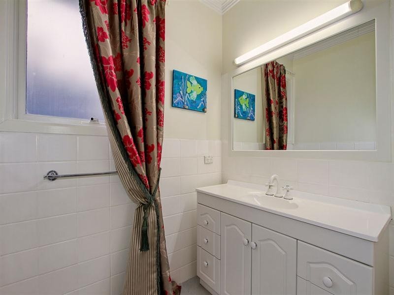 52 KINCUMBER Drive, Croydon VIC 3136