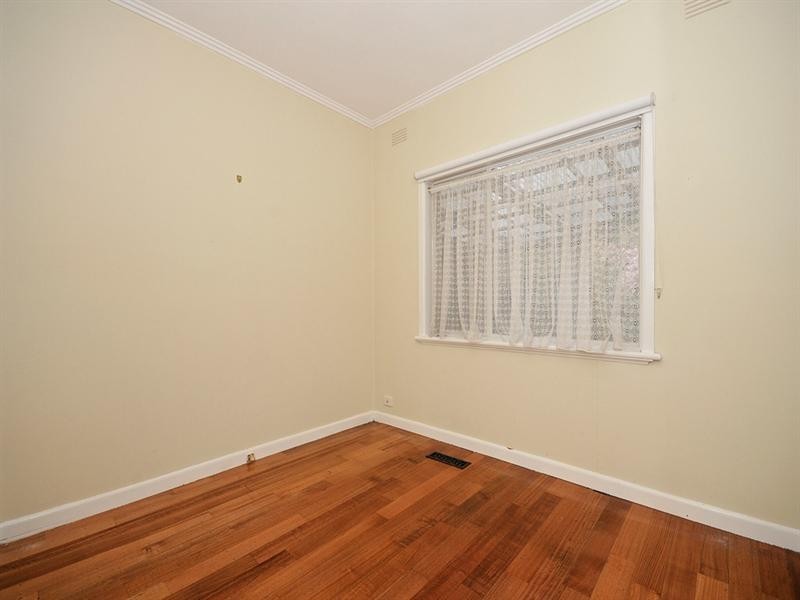 38 MANDOWIE Crescent, Croydon VIC 3136