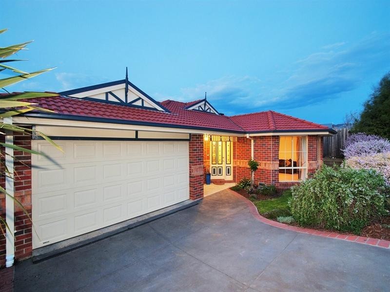 11 PACIFIC Drive, Mooroolbark VIC 3138