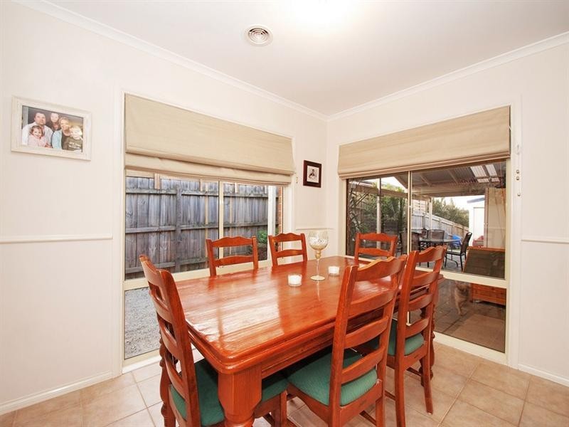 11 PACIFIC Drive, Mooroolbark VIC 3138