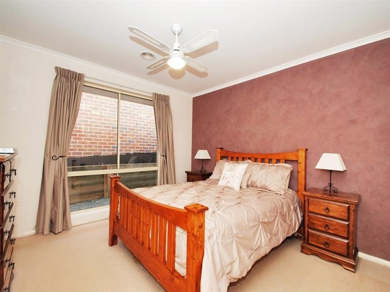 11 PACIFIC Drive, Mooroolbark VIC 3138