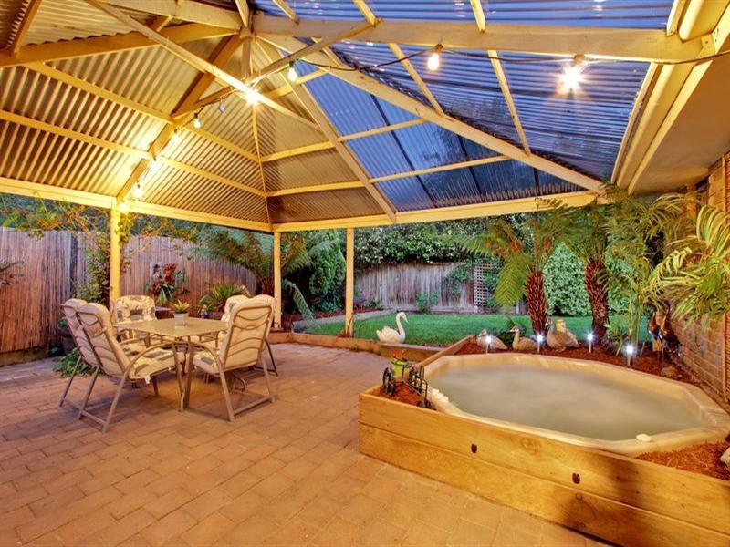 6 TERRUNG Court, Croydon North VIC 3136