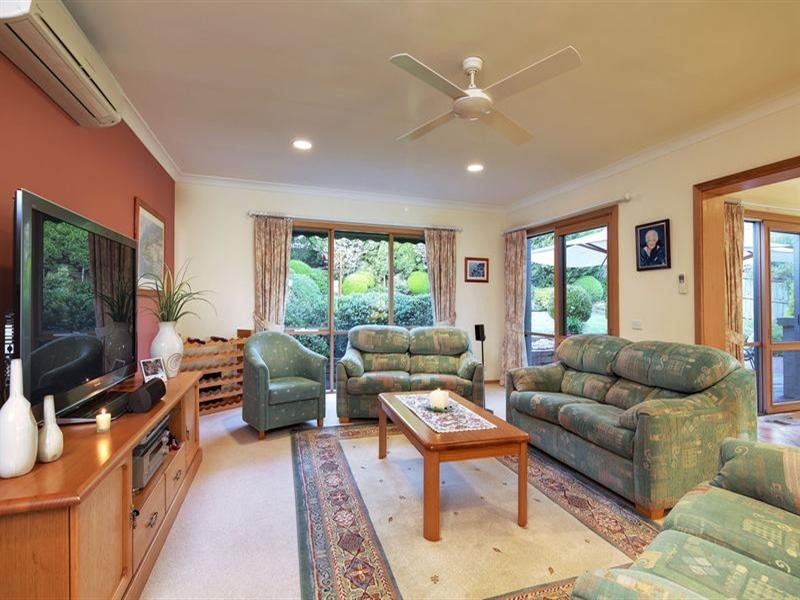 51 WATERVIEW Court, Croydon Hills VIC 3136