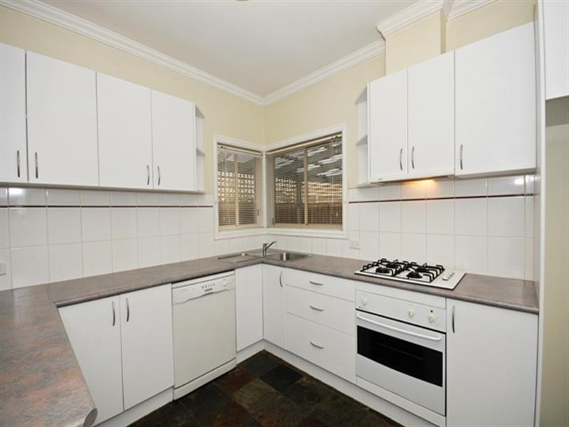 38 Mandowie Crescent, Croydon VIC 3136