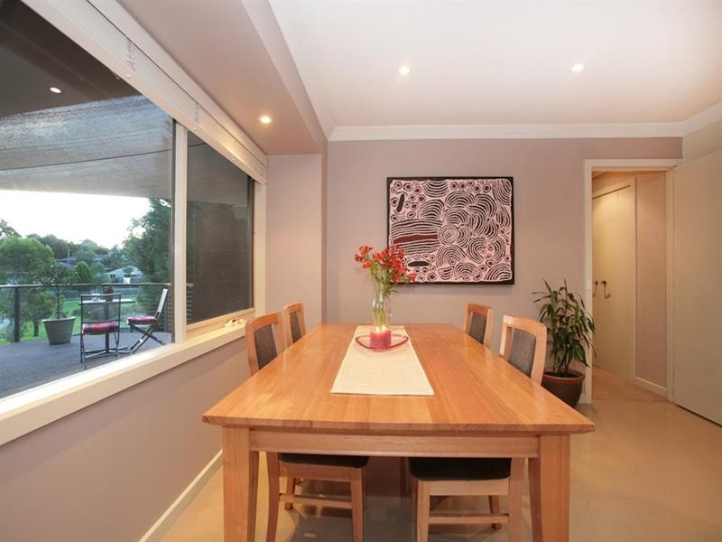 27 ANGELICA Crescent, Croydon Hills VIC 3136