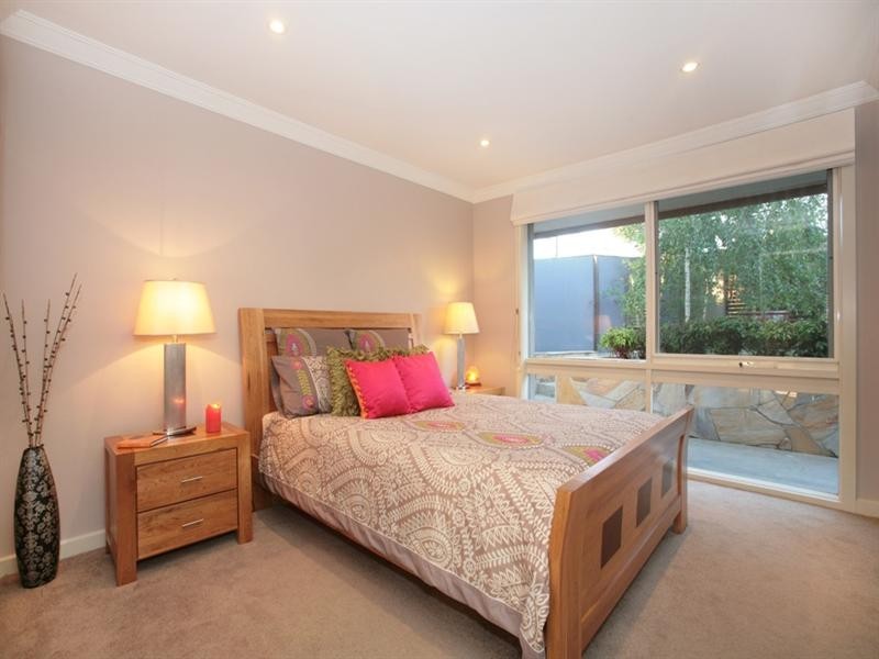 27 ANGELICA Crescent, Croydon Hills VIC 3136