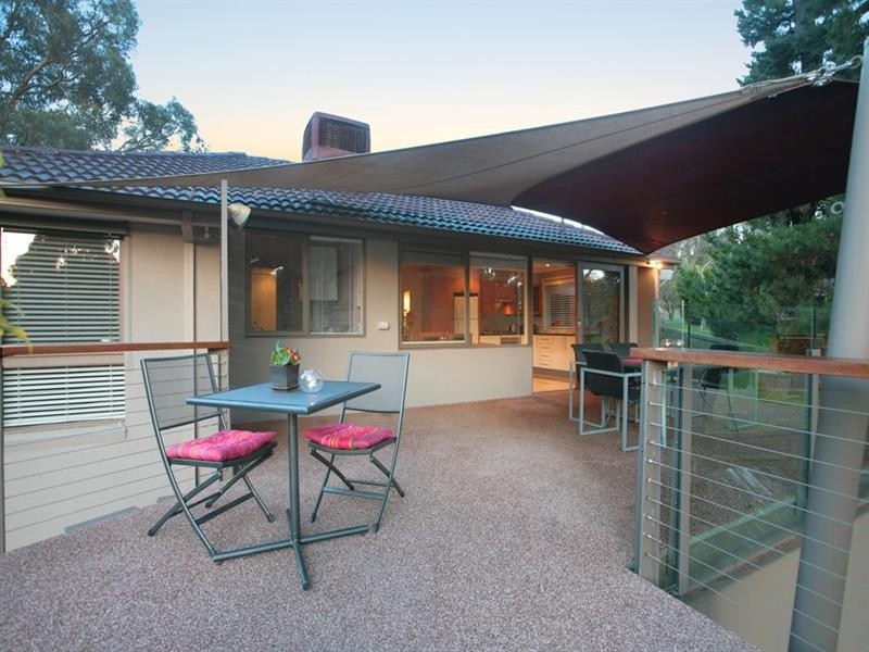 27 ANGELICA Crescent, Croydon Hills VIC 3136