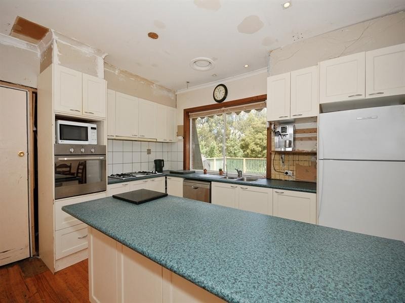 112 -114 LOUGHNAN Road, Ringwood North VIC 3134