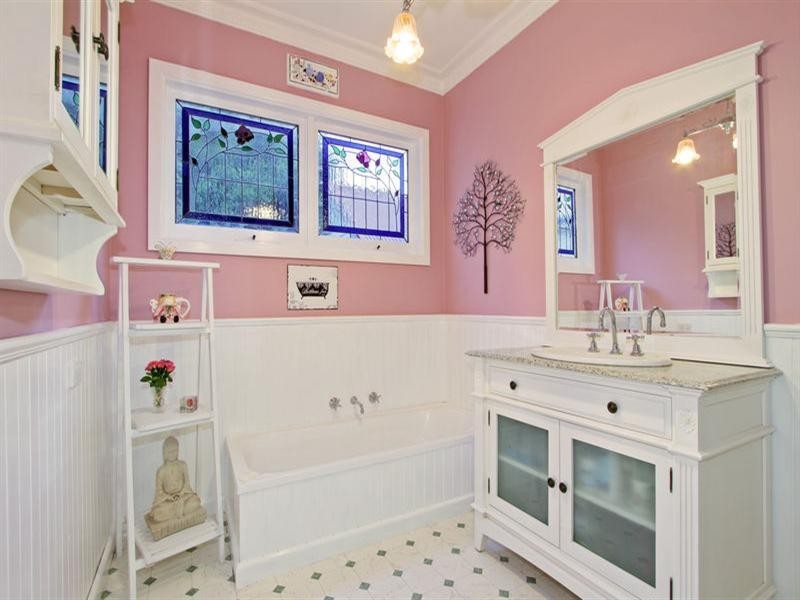 37 BAYSWATER Road, Croydon VIC 3136