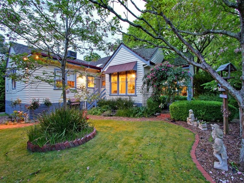 37 BAYSWATER Road, Croydon VIC 3136