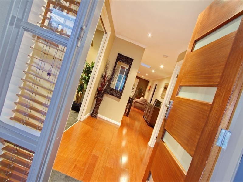 34 LANIER Crescent, Croydon North VIC 3136