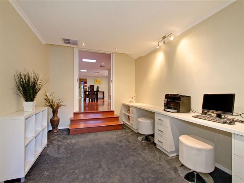 34 LANIER Crescent, Croydon North VIC 3136