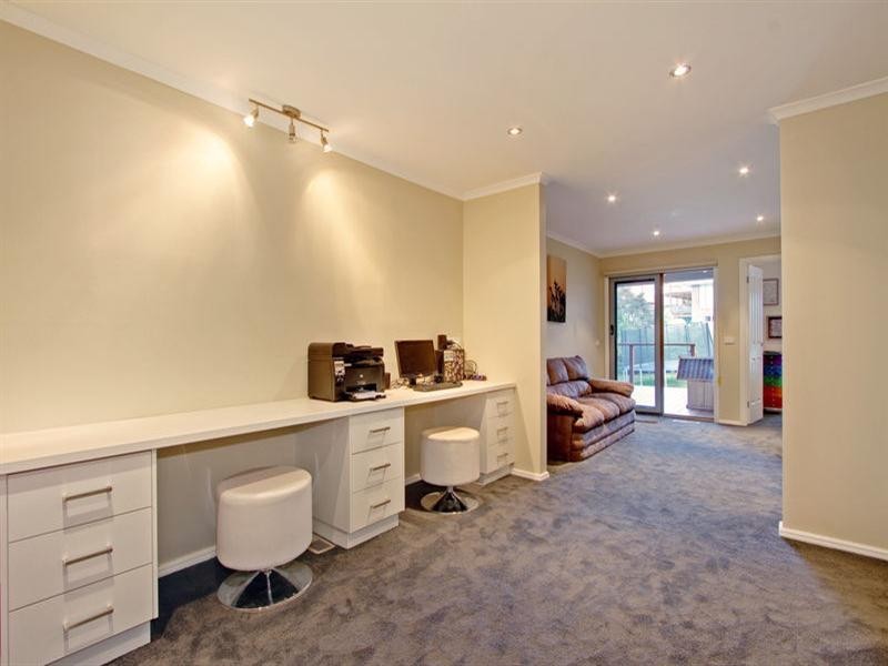 34 LANIER Crescent, Croydon North VIC 3136