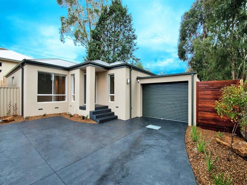 Unit 2, 76 CAVE HILL Road, Lilydale VIC 3140