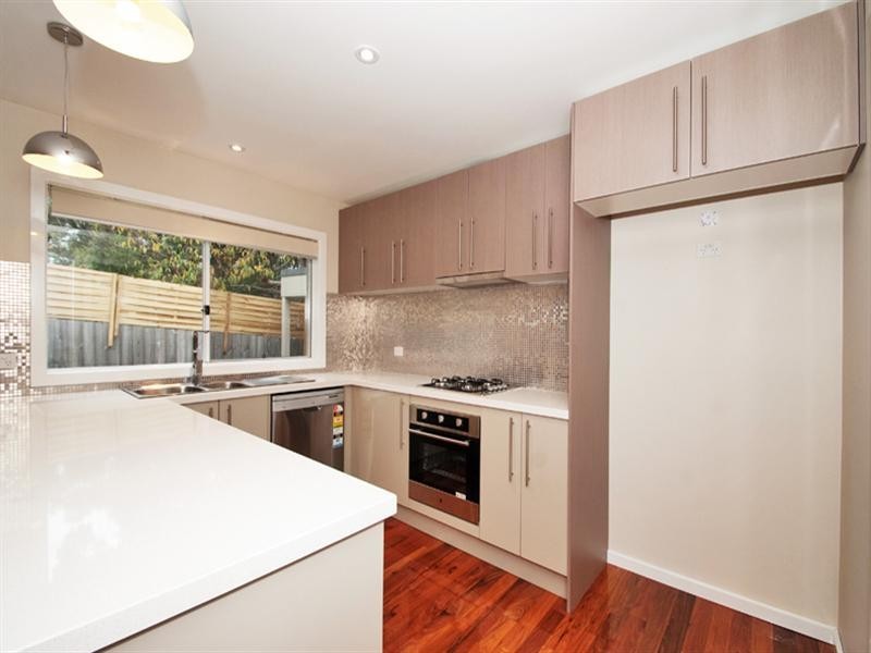 Unit 2, 76 CAVE HILL Road, Lilydale VIC 3140