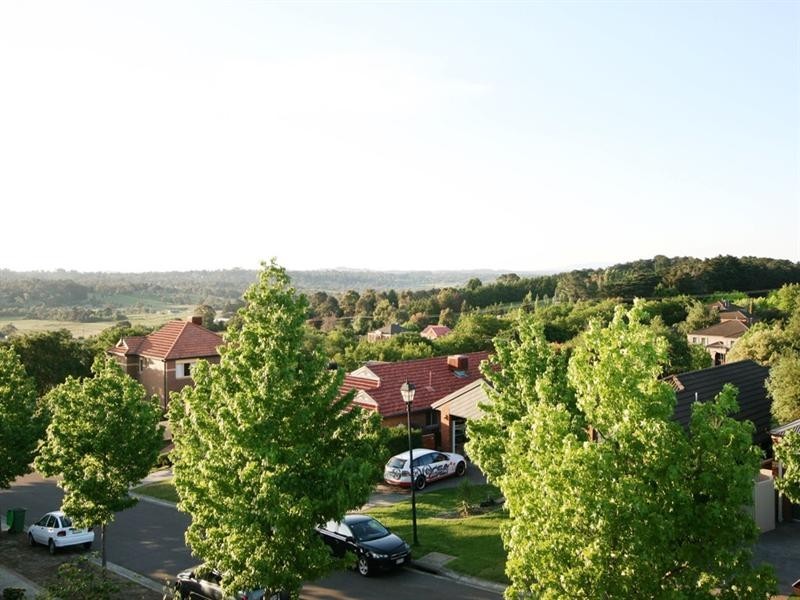 15 YERING Place, Chirnside Park VIC 3116