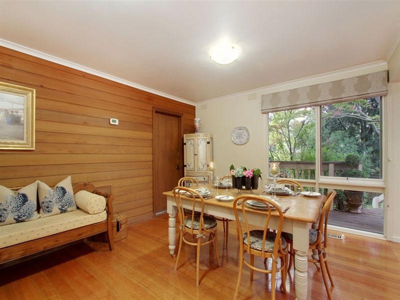 4 WOODCHURCH Close, Ringwood North VIC 3134